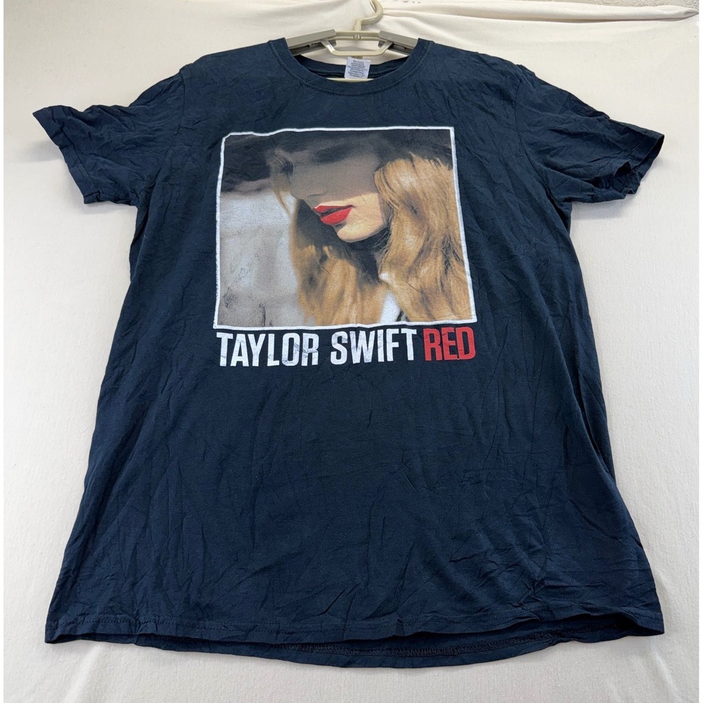 Gildan T-Shirt Unisex M Black Taylor Swift Red Tour 2013 Graphic Concert Tee